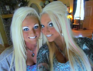 wtf_makeup_fail_two_stupid_blondes.jpg